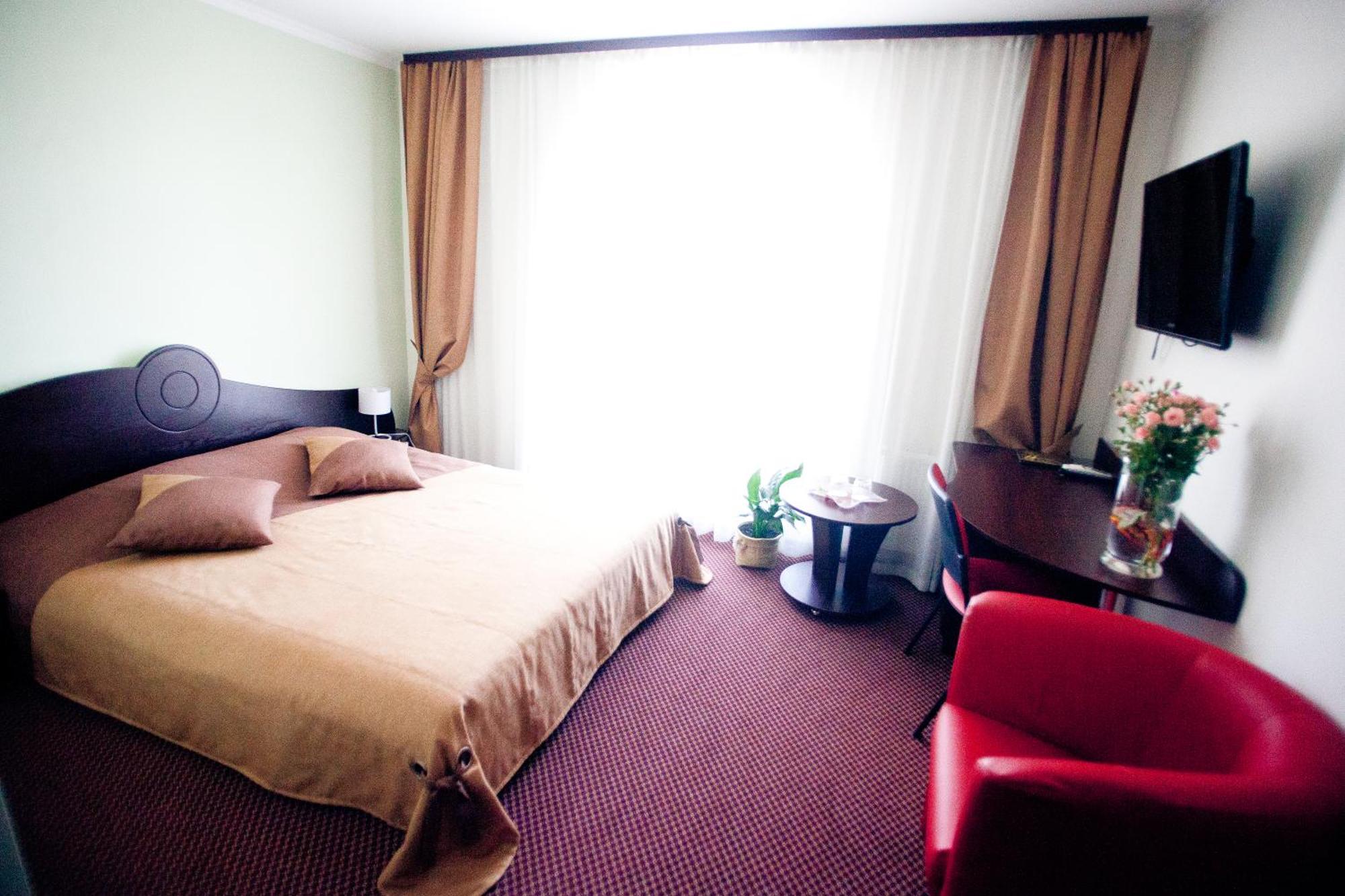 Terminal-A Hotel Ryasne-Ruske エクステリア 写真