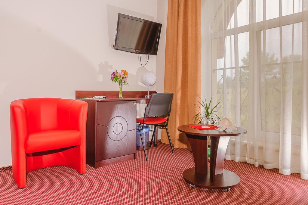 Terminal-A Hotel Ryasne-Ruske エクステリア 写真